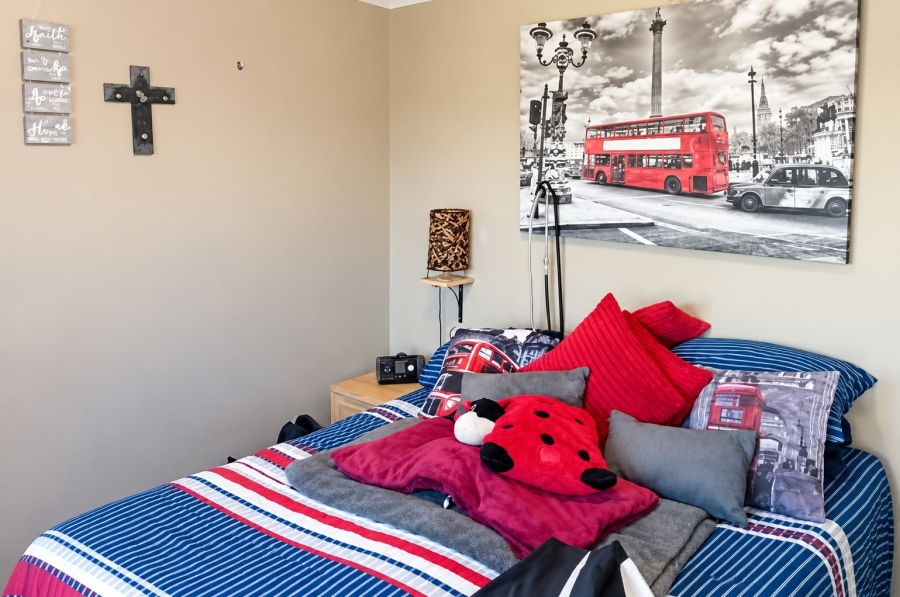 2 Bedroom Property for Sale in Sonneveld Gauteng