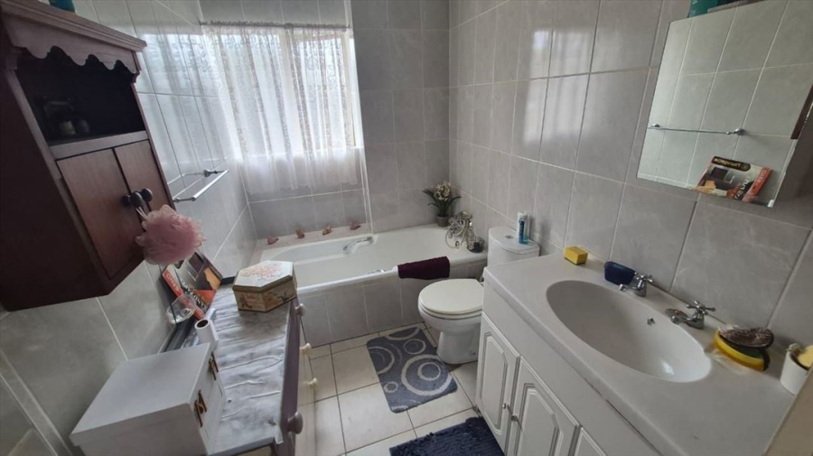 3 Bedroom Property for Sale in Aston Manor Gauteng
