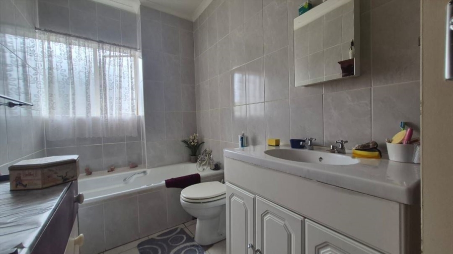 3 Bedroom Property for Sale in Aston Manor Gauteng