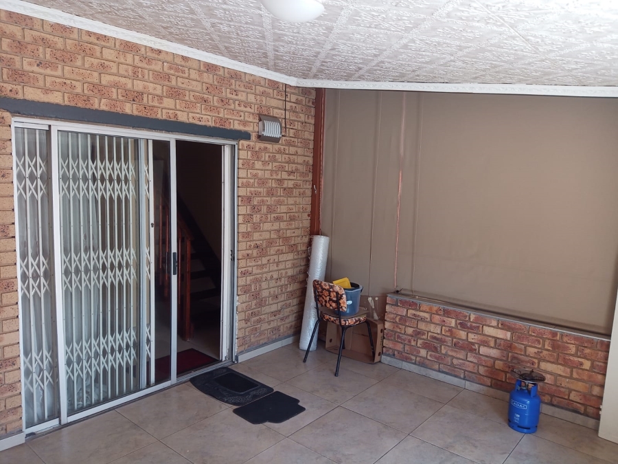 2 Bedroom Property for Sale in Van Riebeeck Park Gauteng