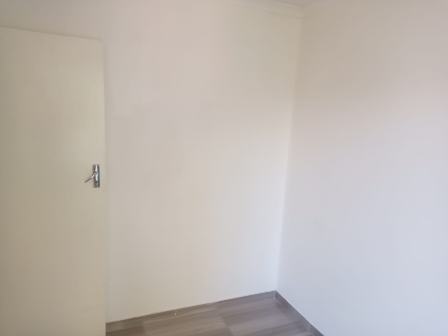2 Bedroom Property for Sale in Van Riebeeck Park Gauteng