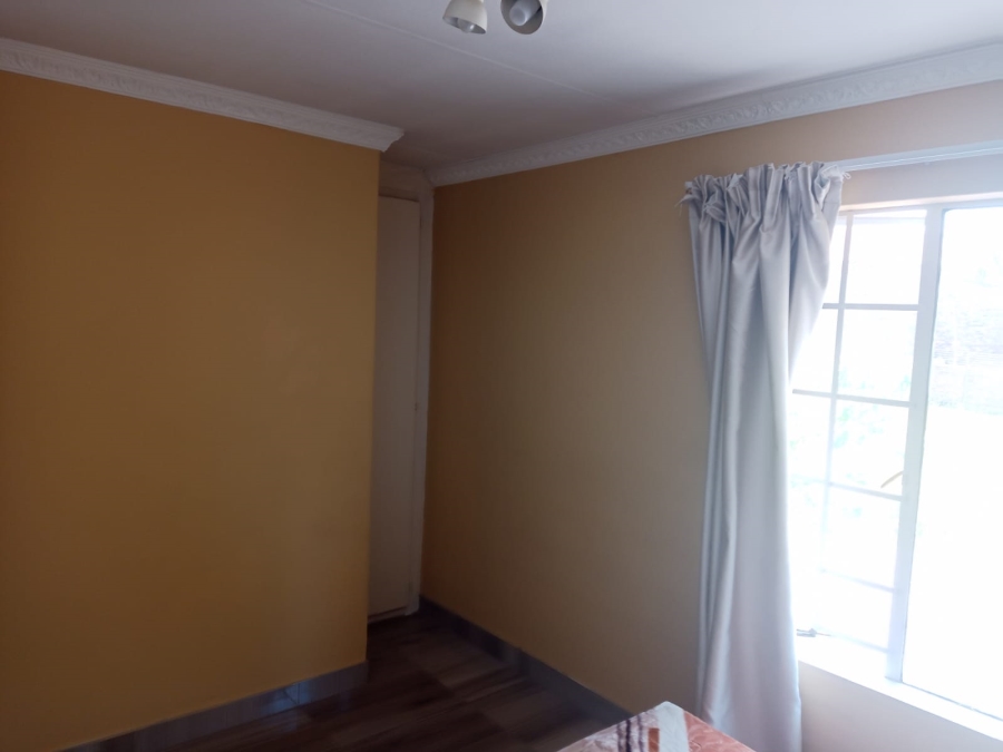 2 Bedroom Property for Sale in Van Riebeeck Park Gauteng
