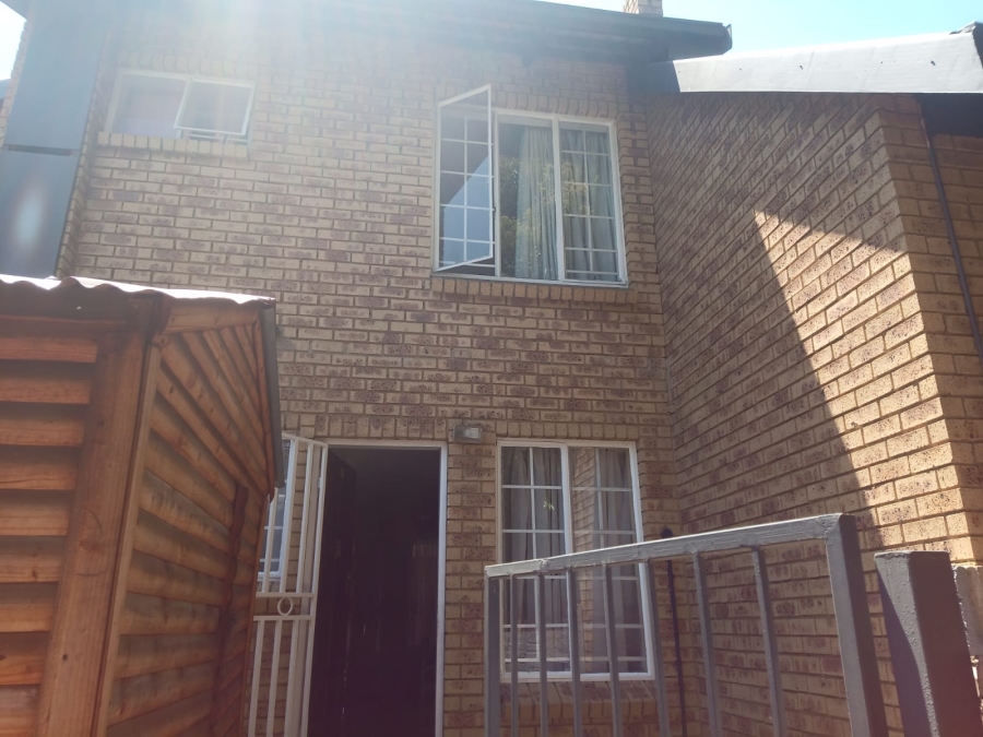 2 Bedroom Property for Sale in Van Riebeeck Park Gauteng