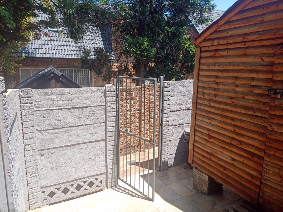 2 Bedroom Property for Sale in Van Riebeeck Park Gauteng