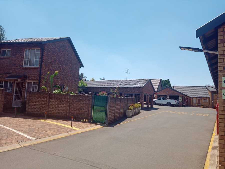 2 Bedroom Property for Sale in Van Riebeeck Park Gauteng