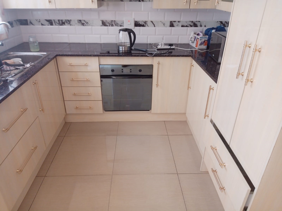 2 Bedroom Property for Sale in Van Riebeeck Park Gauteng