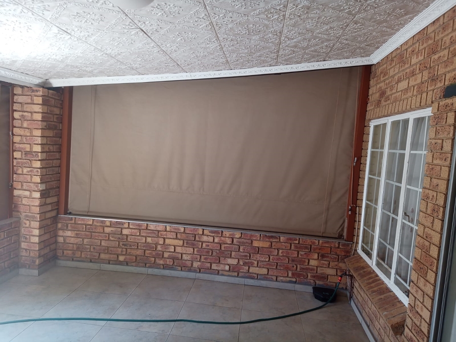 2 Bedroom Property for Sale in Van Riebeeck Park Gauteng