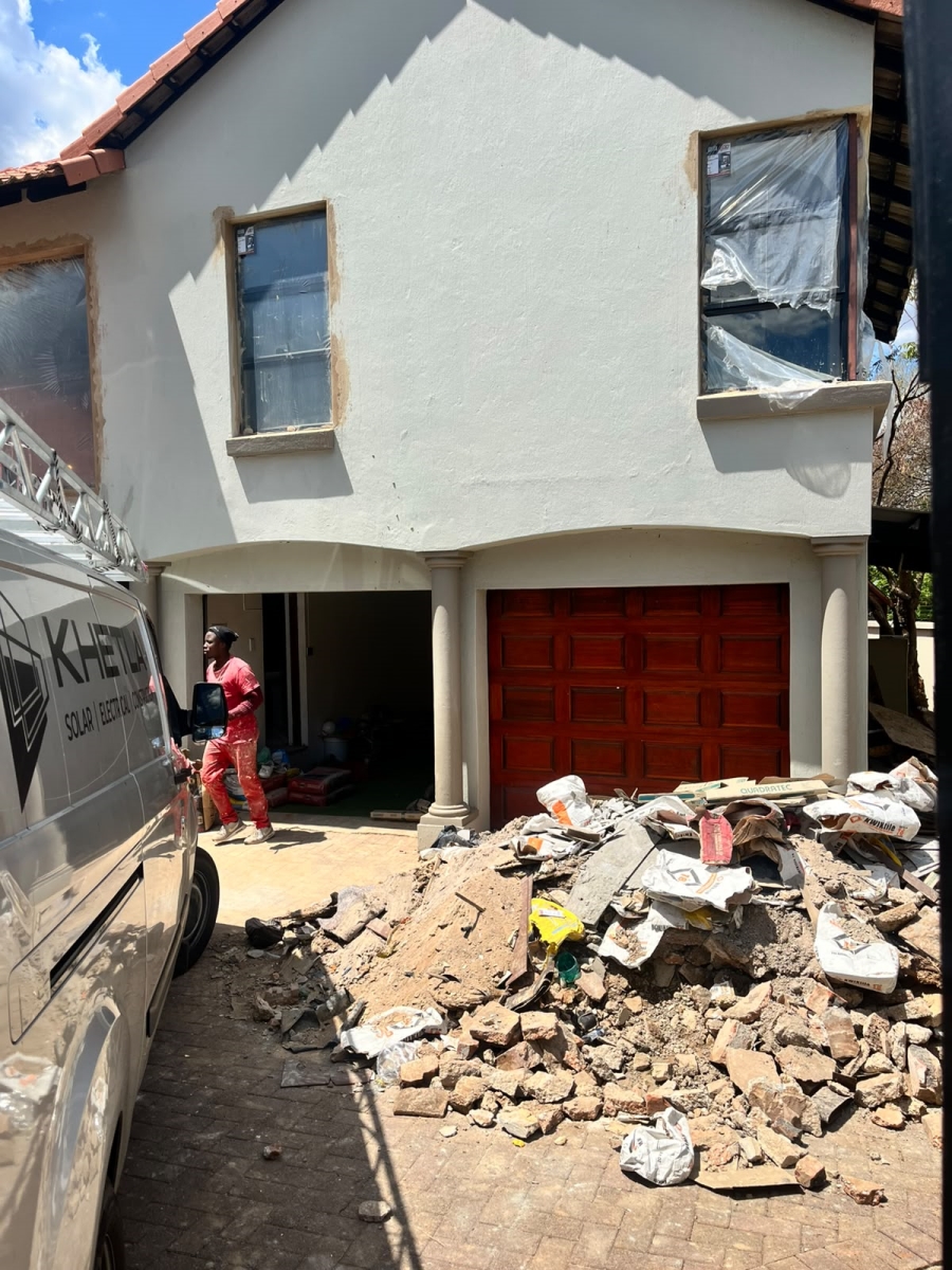To Let 4 Bedroom Property for Rent in Garsfontein Gauteng