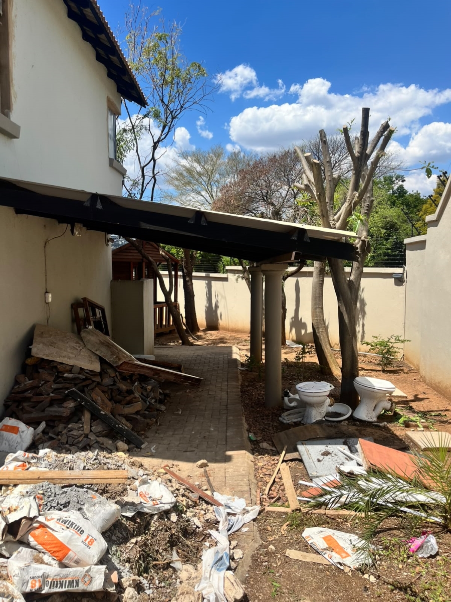 To Let 4 Bedroom Property for Rent in Garsfontein Gauteng