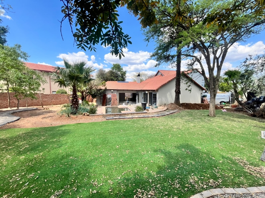 To Let 4 Bedroom Property for Rent in Garsfontein Gauteng