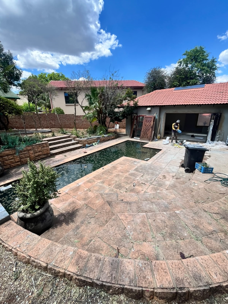 To Let 4 Bedroom Property for Rent in Garsfontein Gauteng