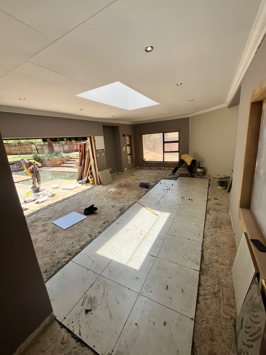 To Let 4 Bedroom Property for Rent in Garsfontein Gauteng