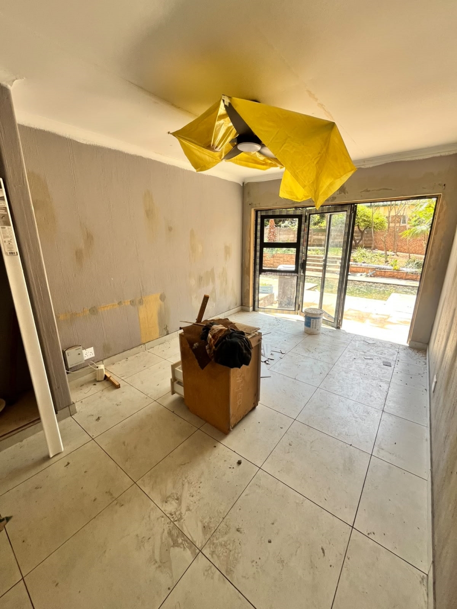 To Let 4 Bedroom Property for Rent in Garsfontein Gauteng