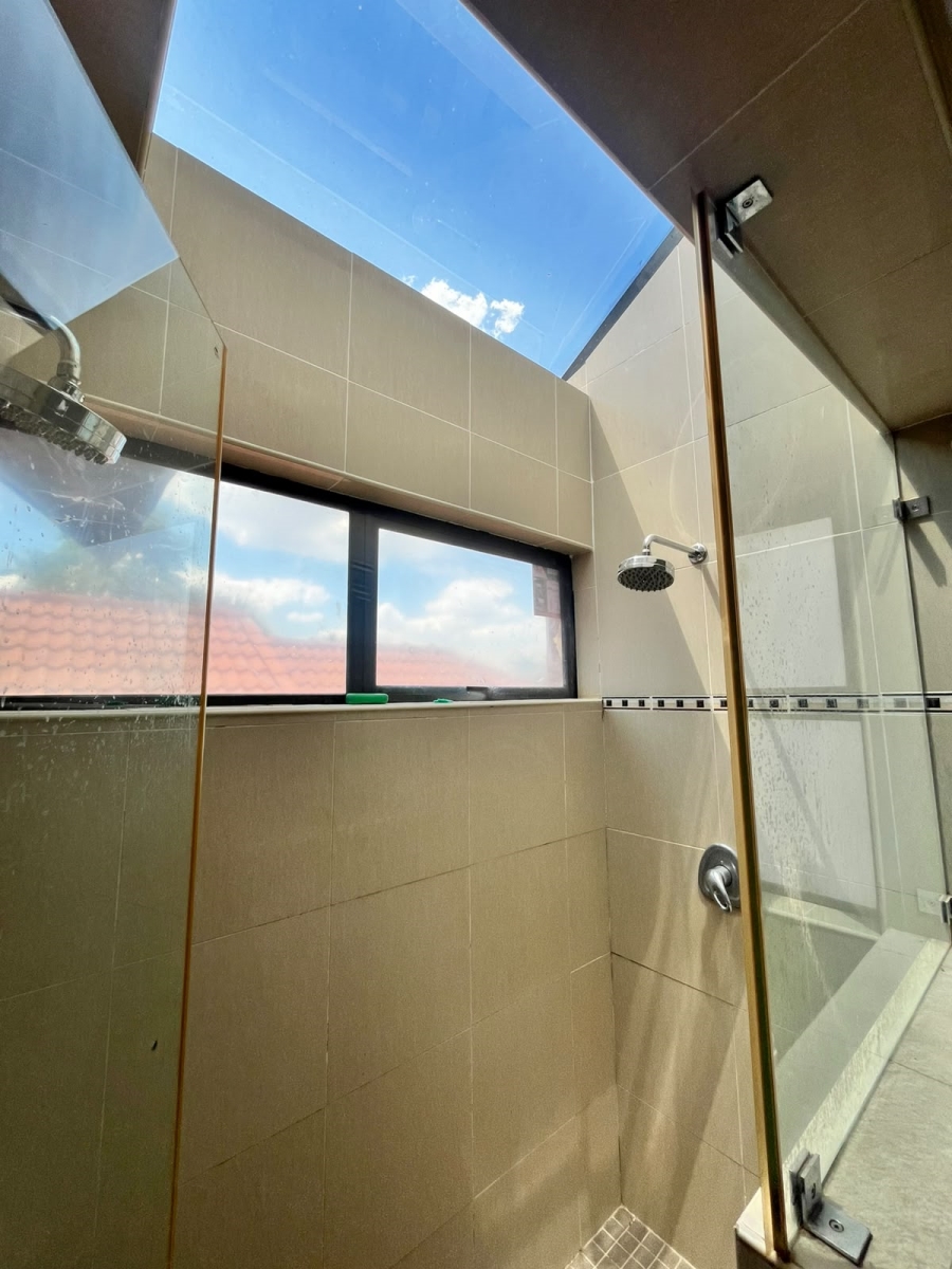 To Let 4 Bedroom Property for Rent in Garsfontein Gauteng