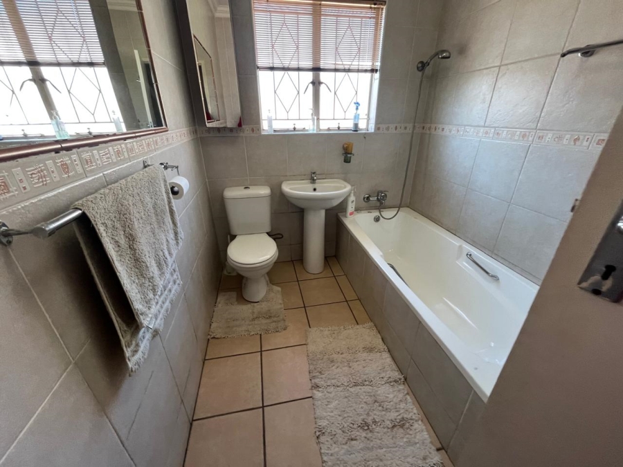 4 Bedroom Property for Sale in Brackendowns Gauteng