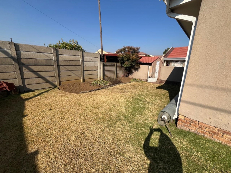 4 Bedroom Property for Sale in Brackendowns Gauteng
