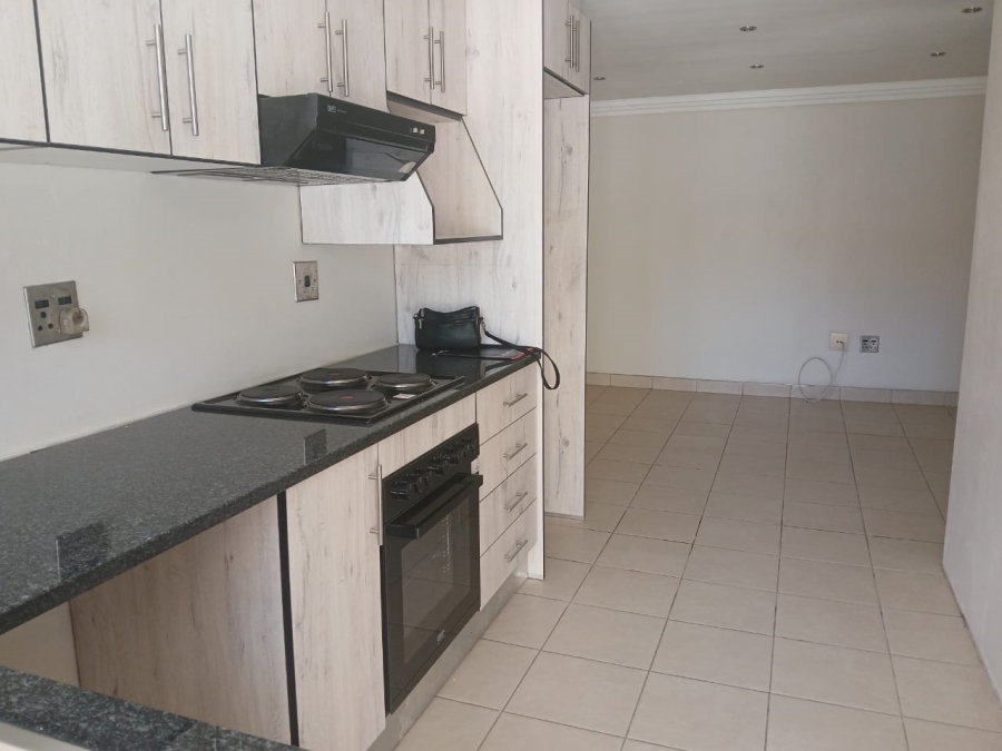 To Let 2 Bedroom Property for Rent in Birch Acres Gauteng