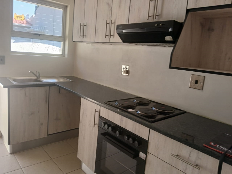 To Let 2 Bedroom Property for Rent in Birch Acres Gauteng