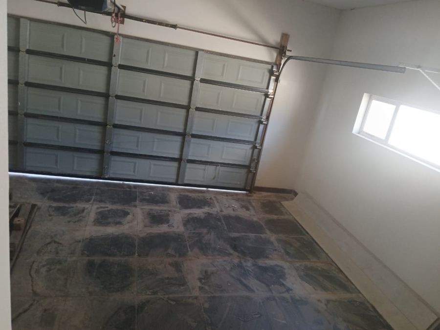 To Let 2 Bedroom Property for Rent in Birch Acres Gauteng