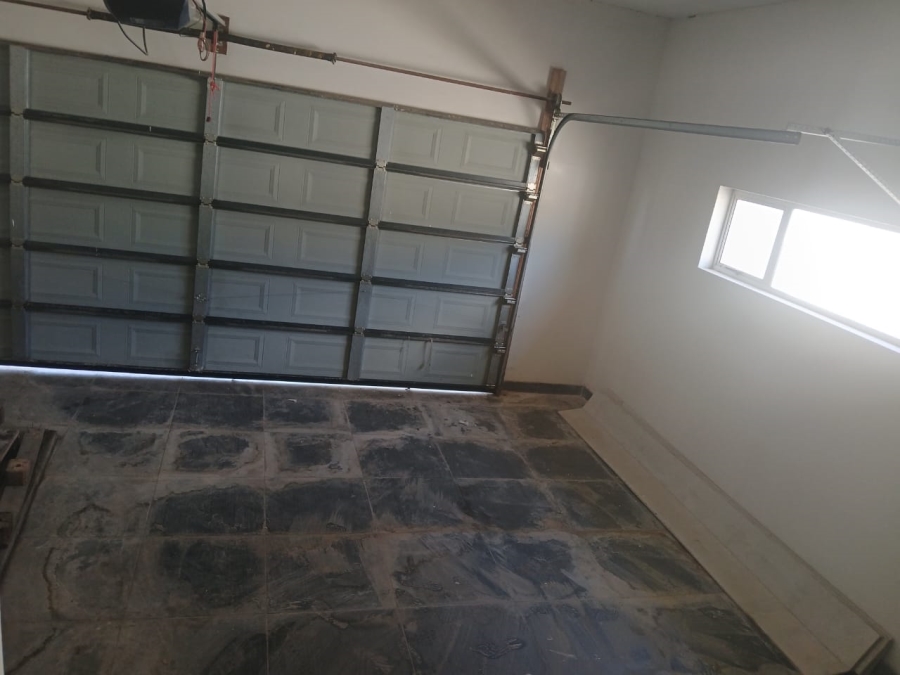 To Let 2 Bedroom Property for Rent in Birch Acres Gauteng