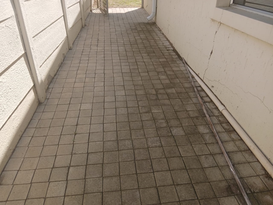 To Let 2 Bedroom Property for Rent in Birch Acres Gauteng