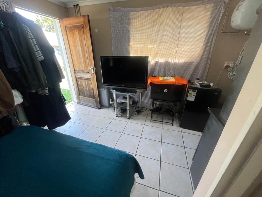 5 Bedroom Property for Sale in Brackendowns Gauteng