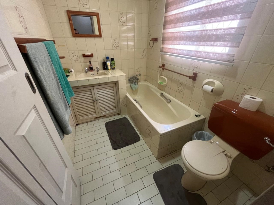 5 Bedroom Property for Sale in Brackendowns Gauteng