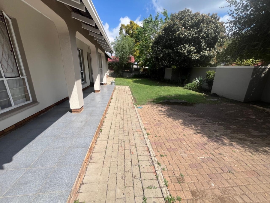 5 Bedroom Property for Sale in Brackendowns Gauteng