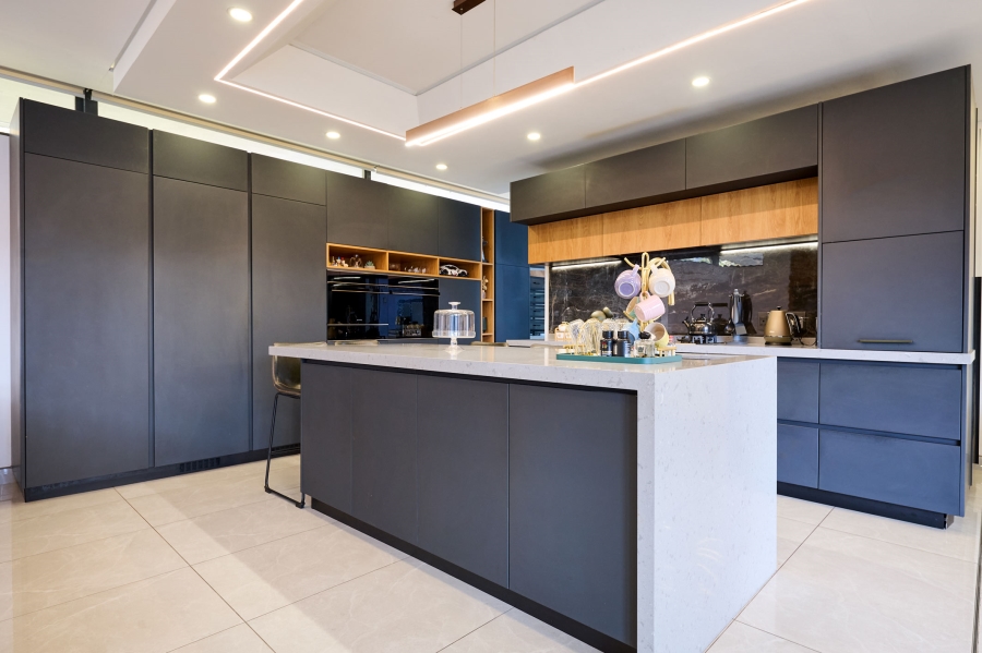4 Bedroom Property for Sale in Waterfall Country Estate Gauteng