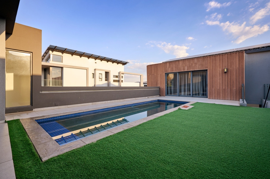 4 Bedroom Property for Sale in Waterfall Country Estate Gauteng