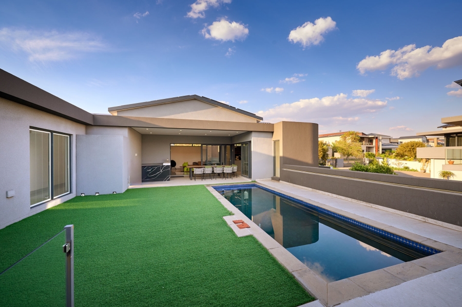 4 Bedroom Property for Sale in Waterfall Country Estate Gauteng