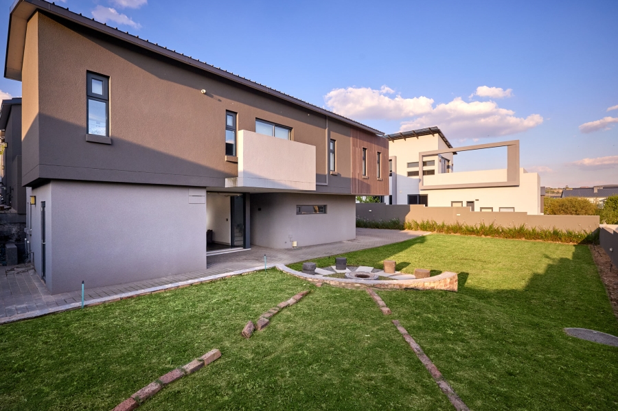 4 Bedroom Property for Sale in Waterfall Country Estate Gauteng