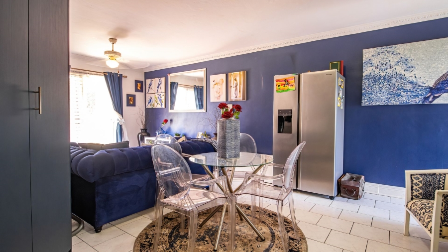 1 Bedroom Property for Sale in Die Hoewes Gauteng