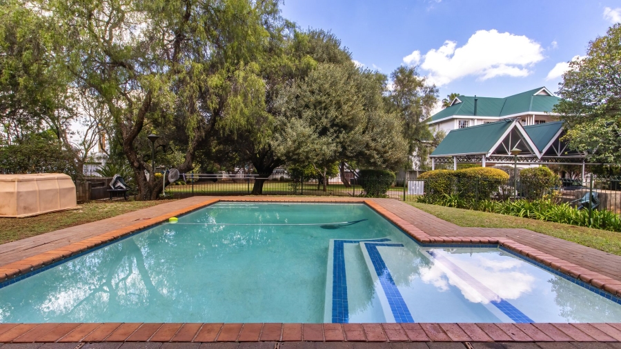 1 Bedroom Property for Sale in Die Hoewes Gauteng