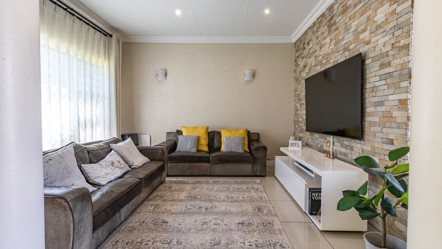 4 Bedroom Property for Sale in Highveld Gauteng