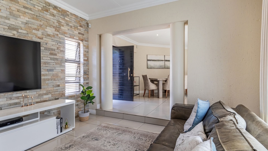 4 Bedroom Property for Sale in Highveld Gauteng