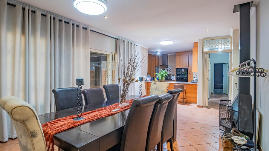 3 Bedroom Property for Sale in Pierre Van Ryneveld Gauteng