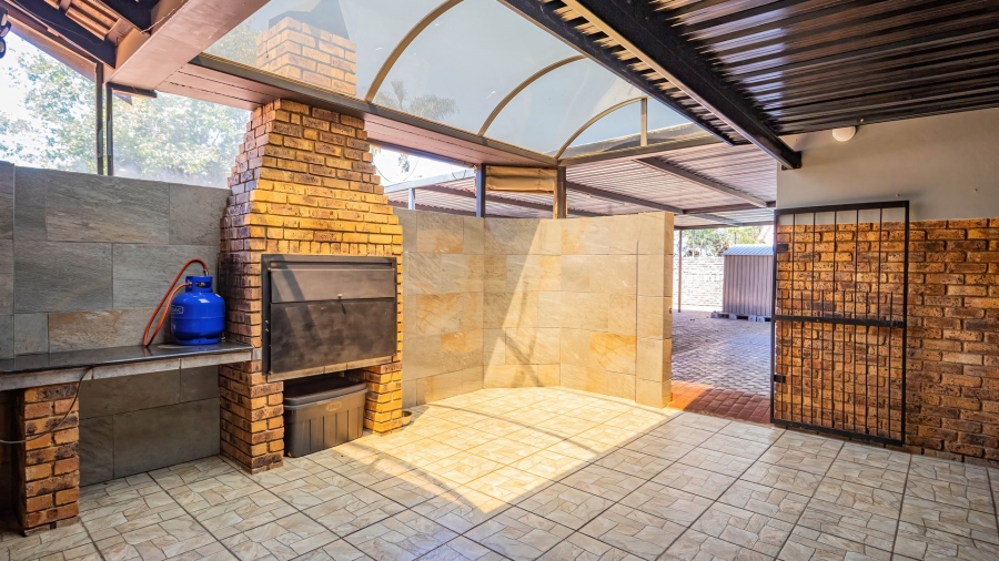 3 Bedroom Property for Sale in Pierre Van Ryneveld Gauteng