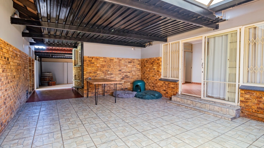 3 Bedroom Property for Sale in Pierre Van Ryneveld Gauteng