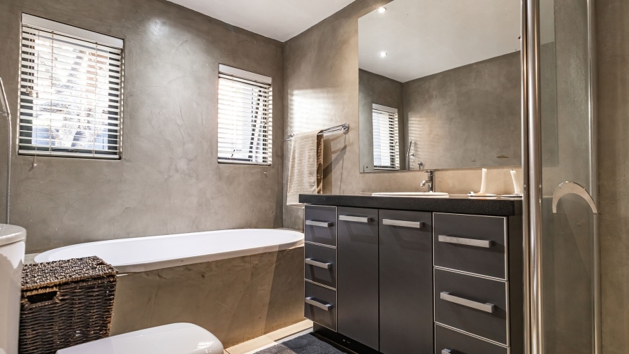 4 Bedroom Property for Sale in Southdowns Estate Gauteng