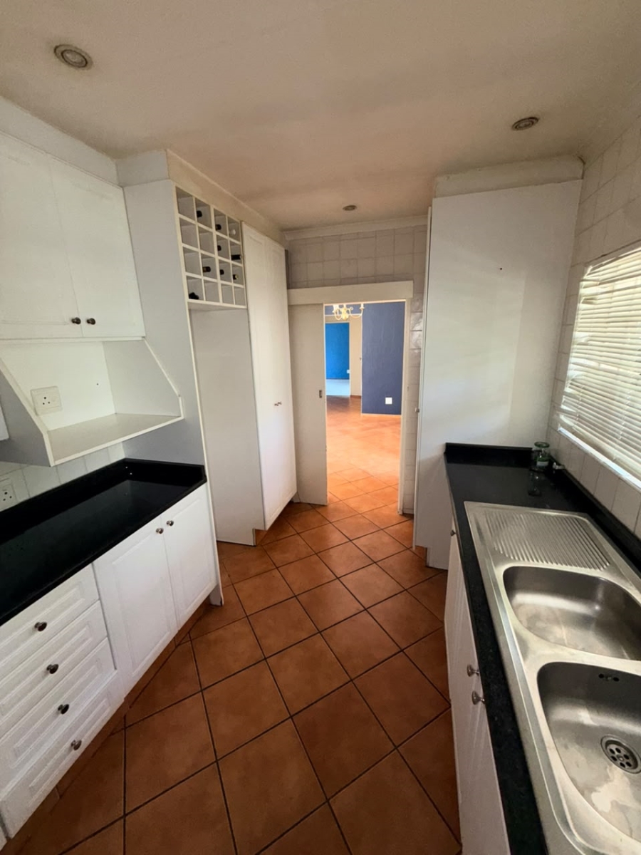 To Let 2 Bedroom Property for Rent in Sandown Gauteng