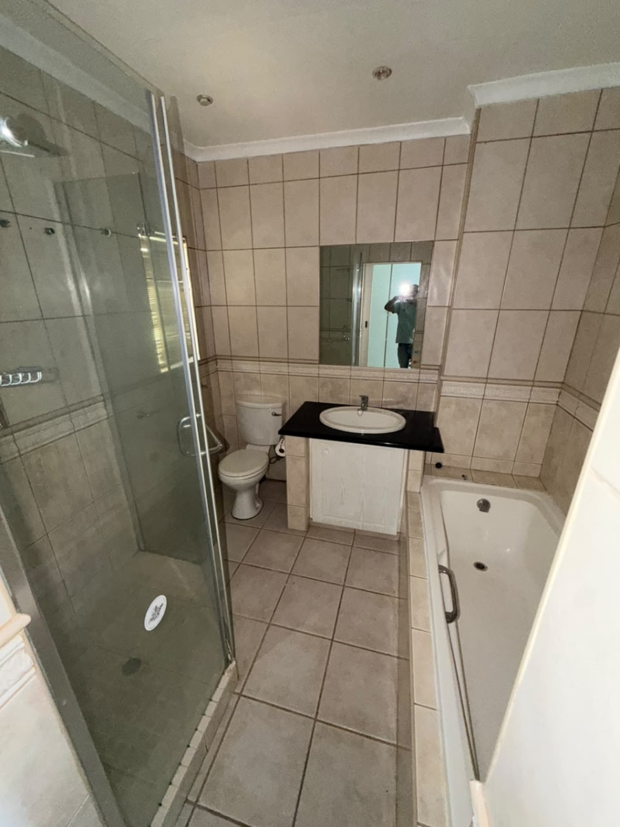 To Let 2 Bedroom Property for Rent in Sandown Gauteng
