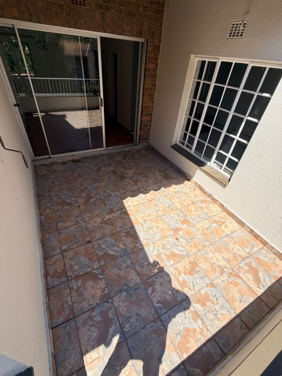 To Let 2 Bedroom Property for Rent in Sandown Gauteng