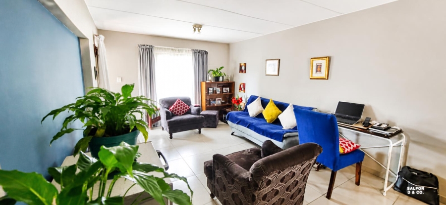 2 Bedroom Property for Sale in Erand Gardens Gauteng