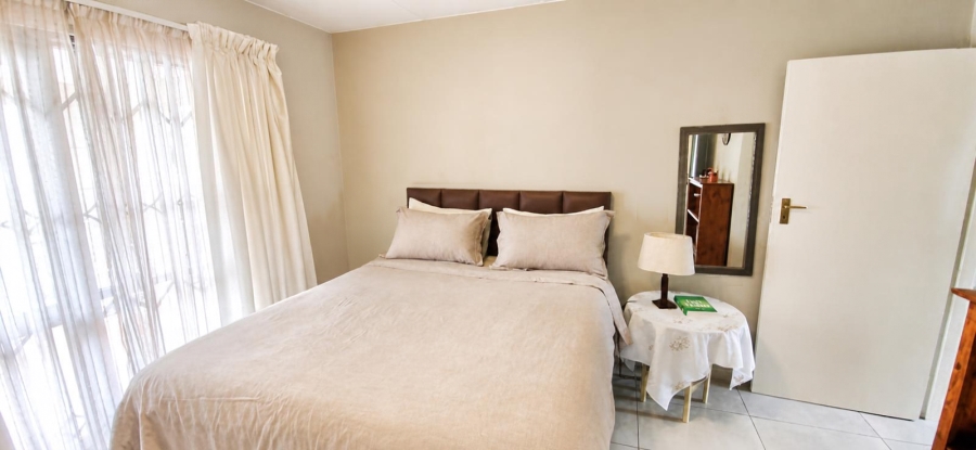 2 Bedroom Property for Sale in Erand Gardens Gauteng