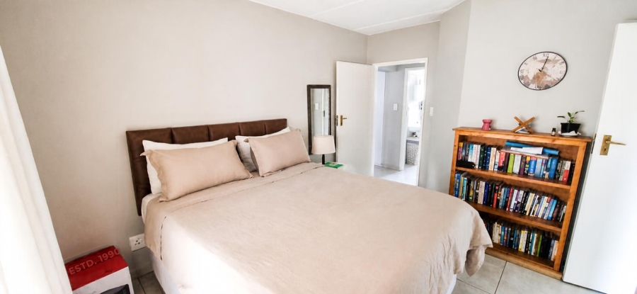 2 Bedroom Property for Sale in Erand Gardens Gauteng