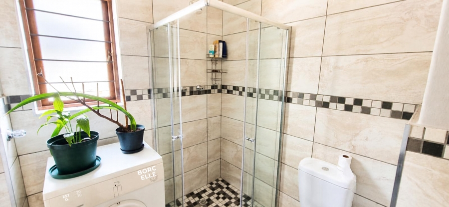 2 Bedroom Property for Sale in Erand Gardens Gauteng