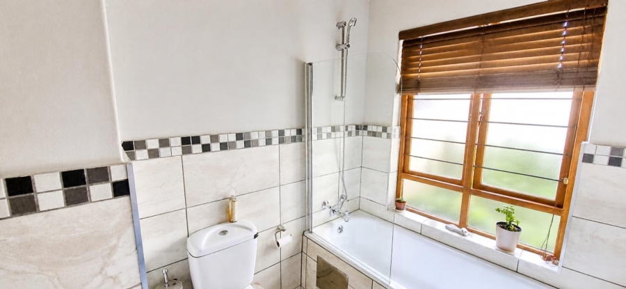 2 Bedroom Property for Sale in Erand Gardens Gauteng