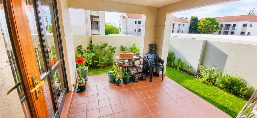 2 Bedroom Property for Sale in Erand Gardens Gauteng