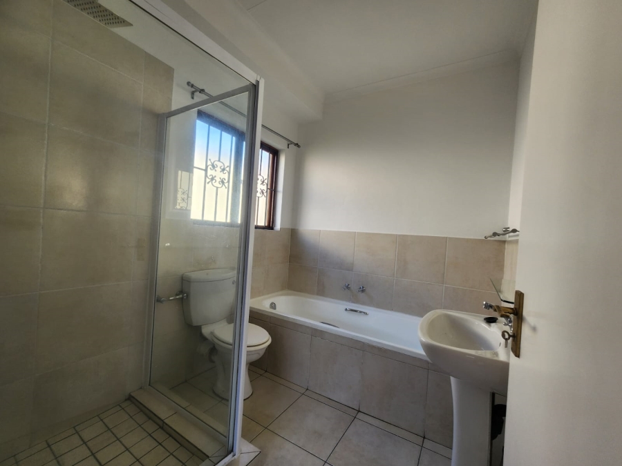 To Let 2 Bedroom Property for Rent in Paulshof Gauteng